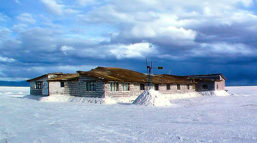 Hotel construido con bloques de sal