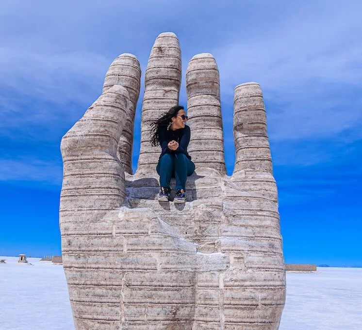 Escultura de la Mano del Salar